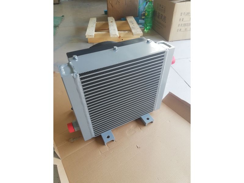 随车吊散热器总成（12吨车型）